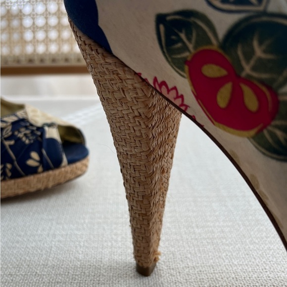 Steve Madden Richhi floral print peep-toe heels | Blue, Cream, Red | Size 8 - Picture 11 of 15